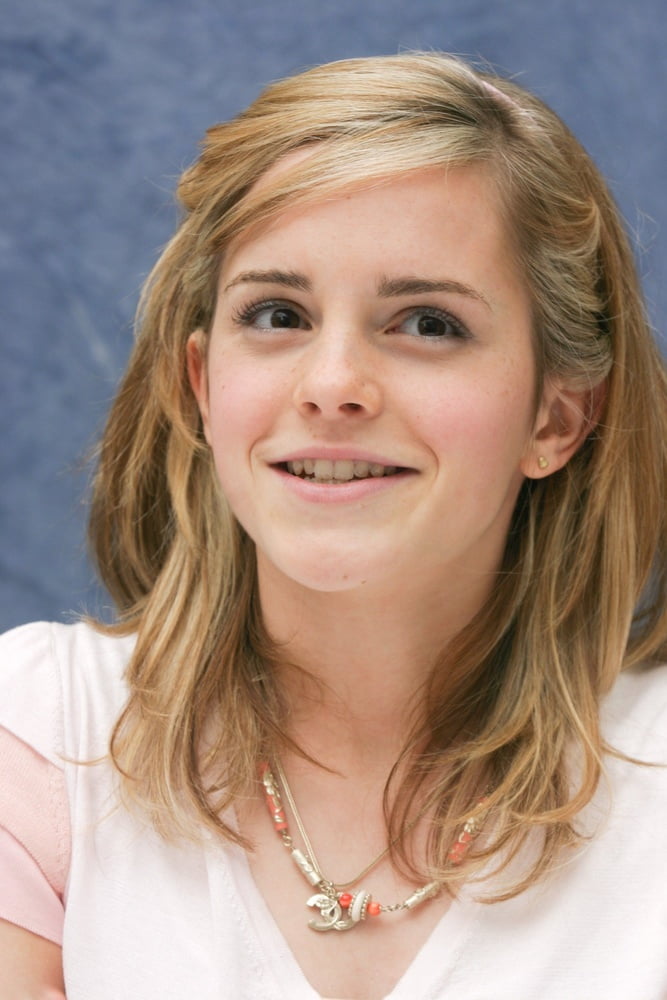 cg2yWIbO Emma Watson 1 26.jpg